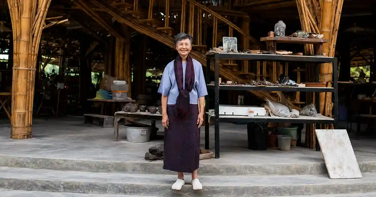 รศ.ประภาภัทร นิยม ครูผู้เชื่อว่ามนุษย์ทุกคนเรียนรู้ได้ และสร้างโรงเรียนในป่า 50 ไร่เพื่อพิสูจน์ความเชื่อนั้น 28 รศ.ประภาภัทร นิยม2